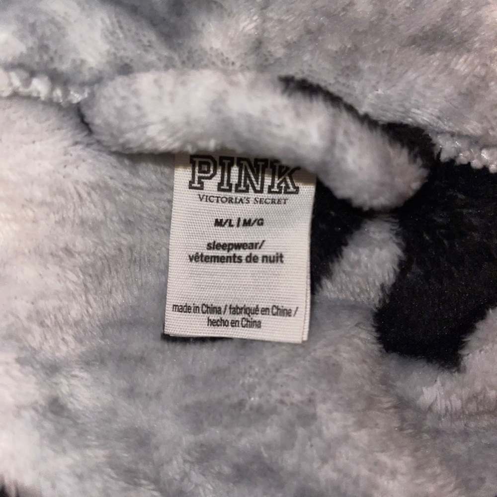PINK Women’s Robe Black Grey Size Medium/Large Short Robe Warm Soft Belted. - Picture 6 of 7